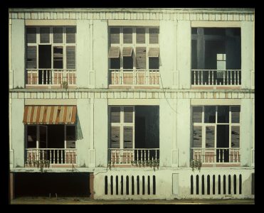 Claudio Arzani Mirando al río Guayas